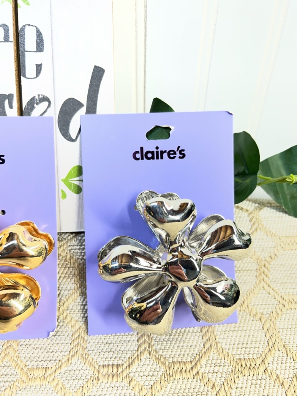 Metal Flower Claw Clip - Picture 4 of 5